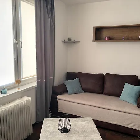 Nedaleko Centra S Volnym Parkovanim Košice